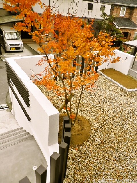 京都 LABOT - lab-t.com - 高槻市の外構デザイン、ボリューム感が大事でした。 -