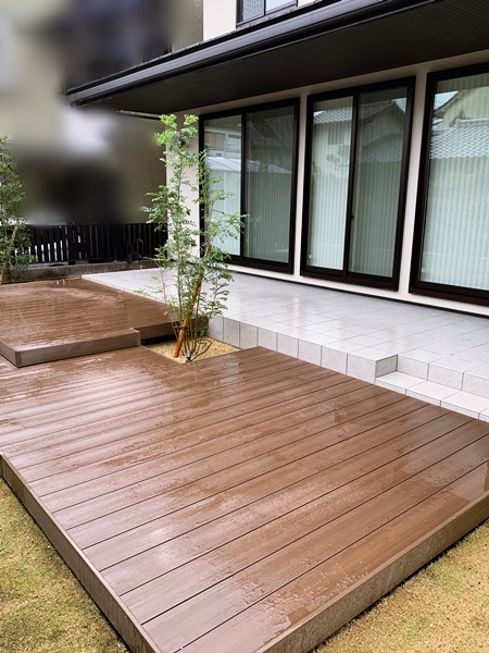 LABOT::外壁と同じタイルで作った外構