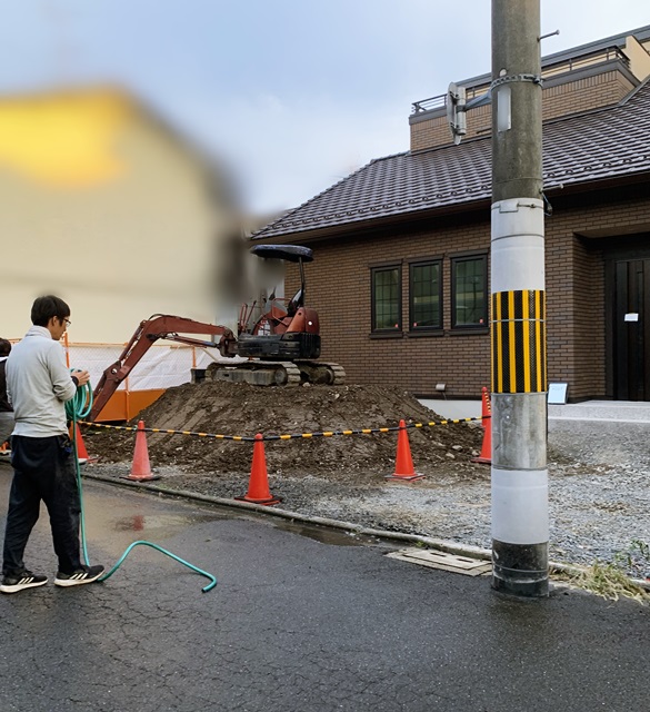 最後に道路をキレイに掃除して・・・ | 京都と滋賀の外構ならラボット