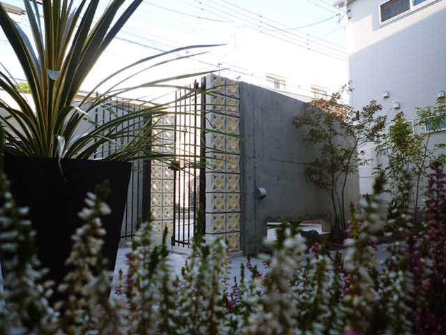 「LABOT」は京都，滋賀のエクステリア、ガーデニングを中心に外構・お庭工事のデザイン、設計、施工管理を一貫して行うエクステリア専門店です。 | 第15回オンリーワンクラブデザインコンテスト　2作品入賞しました