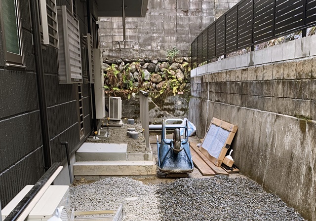 「LABOT」は京都，滋賀のエクステリア、ガーデニングを中心に外構・お庭工事のデザイン、設計、施工管理を一貫して行うエクステリア専門店です。 | タイル貼り