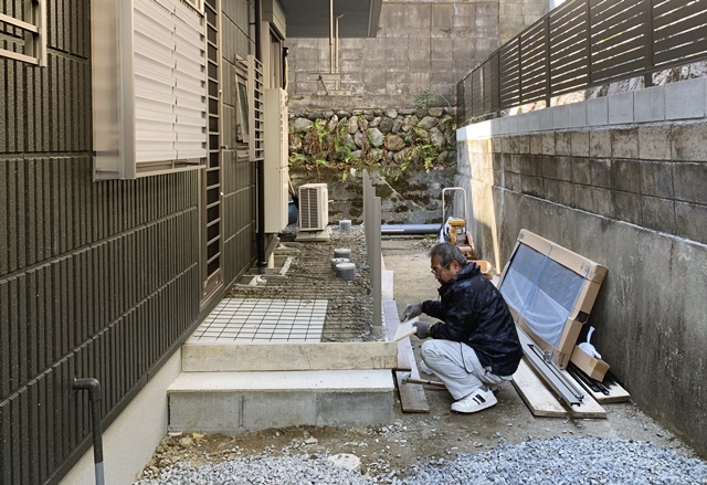 「LABOT」は京都，滋賀のエクステリア、ガーデニングを中心に外構・お庭工事のデザイン、設計、施工管理を一貫して行うエクステリア専門店です。 | タイル貼り