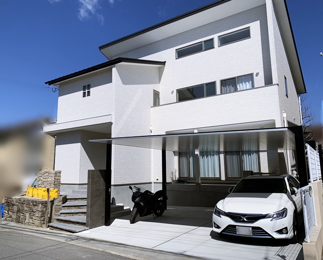 「LABOT」は京都，滋賀のエクステリア、ガーデニングを中心に外構・お庭工事のデザイン、設計、施工管理を一貫して行うエクステリア専門店です。 | LIXILカーポートSCワイドと門回りレポート！