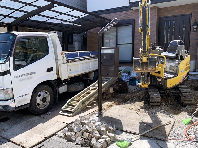 「LABOT」は京都，滋賀のエクステリア、ガーデニングを中心に外構・お庭工事のデザイン、設計、施工管理を一貫して行うエクステリア専門店です。 | がっつり解体工事中