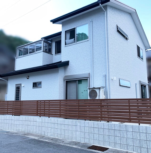 「LABOT」は京都，滋賀のエクステリア、ガーデニングを中心に外構・お庭工事のデザイン、設計、施工管理を一貫して行うエクステリア専門店です。 | バルコニーを囲って快適な空間に＠西京区N様邸