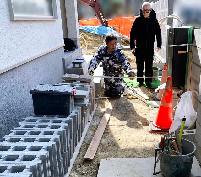 「LABOT」は京都，滋賀のエクステリア、ガーデニングを中心に外構・お庭工事のデザイン、設計、施工管理を一貫して行うエクステリア専門店です。 | 境界や門回りやお庭・・・いろんな下地工事中の木津川市K様邸