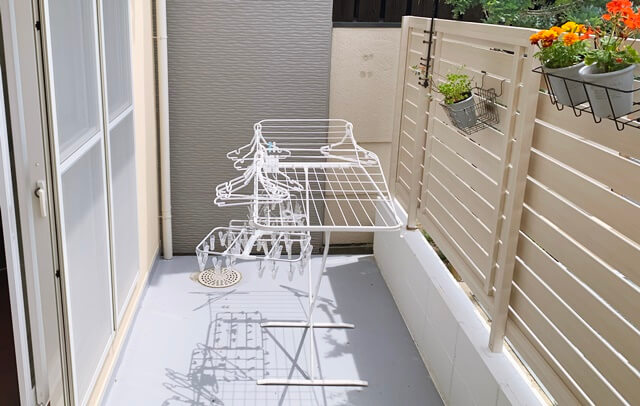 「LABOT」は京都，滋賀のエクステリア、ガーデニングを中心に外構・お庭工事のデザイン、設計、施工管理を一貫して行うエクステリア専門店です。 | バルコニーにデッキを作るリフォーム工事