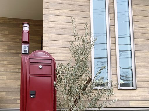 LABOT::宅配ボックス付きの赤いbobiが可愛い西京区A様邸の完成写真撮影