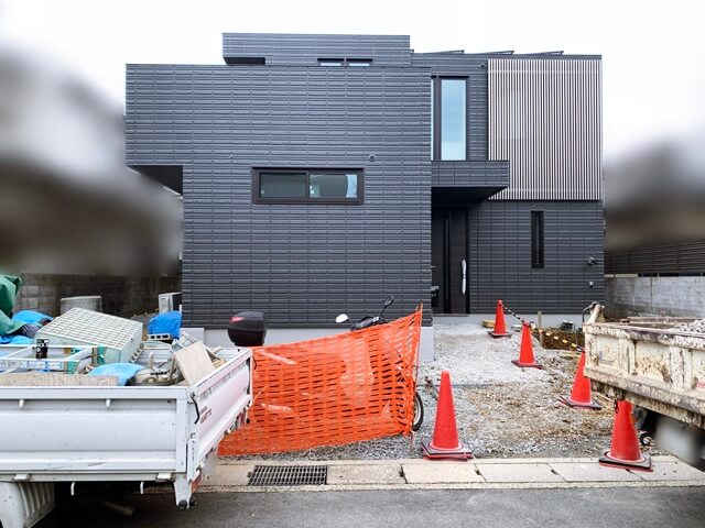 京都 LABOT - lab-t.com - 向日市でもG様邸の新築クローズ外構工事が始まってるよー -