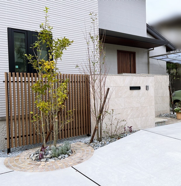 「LABOT」は京都，滋賀のエクステリア、ガーデニングを中心に外構・お庭工事のデザイン、設計、施工管理を一貫して行うエクステリア専門店です。 | オープン外構とクローズ外構の施工例を更新しました