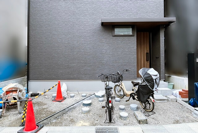 そしてシンプルに仕上げていきましょってお話をしていたガレージ側。 | 京都と滋賀の外構ならラボット そしてシンプルに仕上げていきましょってお話をしていたガレージ側。 | 京都と滋賀の外構ならラボット