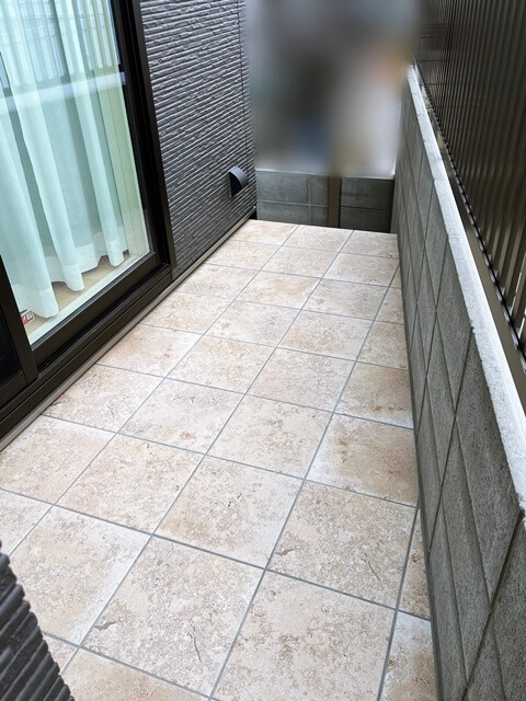 そしてこのタイルテラスが完成した写真がこちら ↓ | 京都と滋賀の外構ならラボット そしてこのタイルテラスが完成した写真がこちら ↓ | 京都と滋賀の外構ならラボット