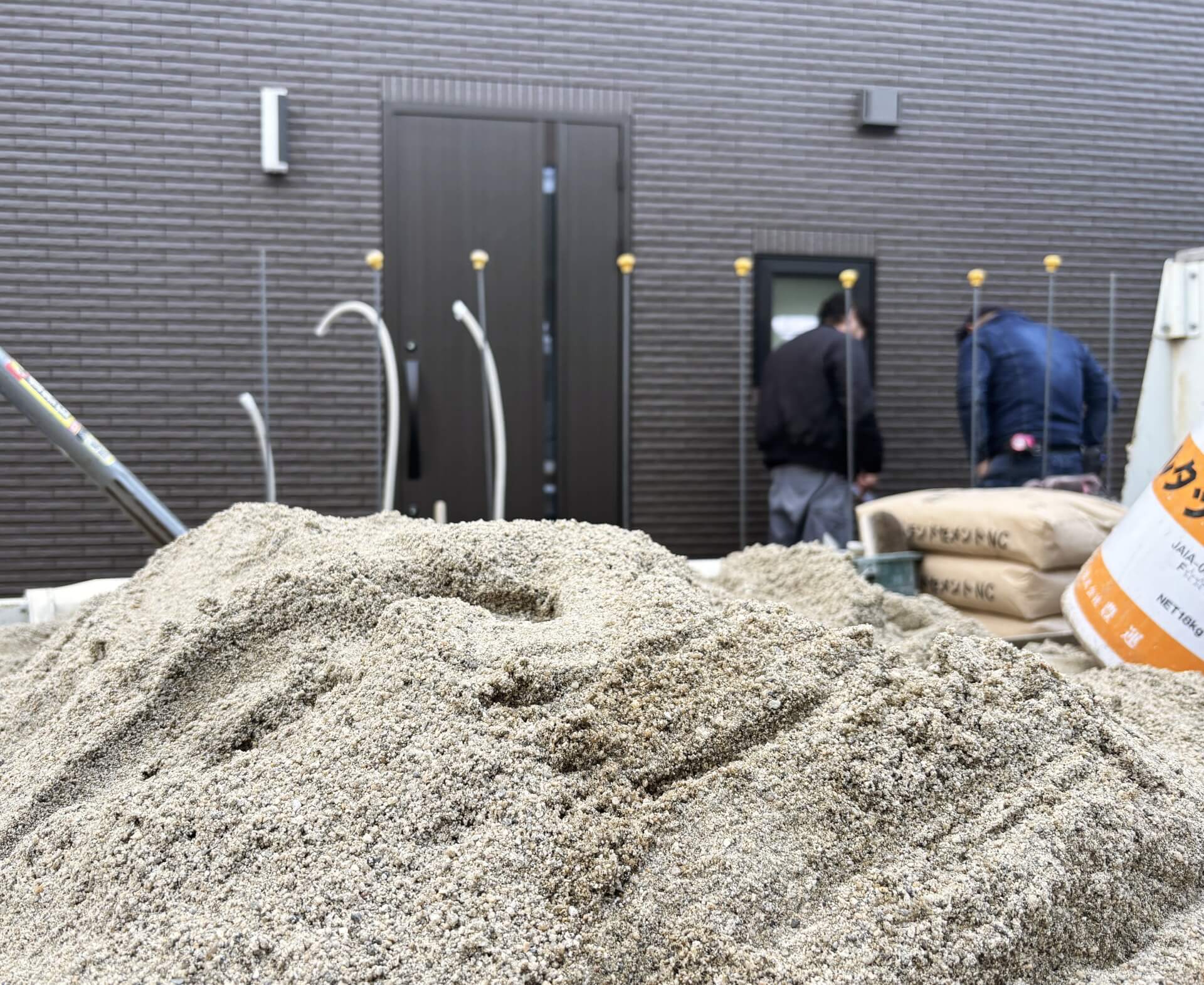 南区で門屋根をつける新築外構工事が始まりました＠H様邸