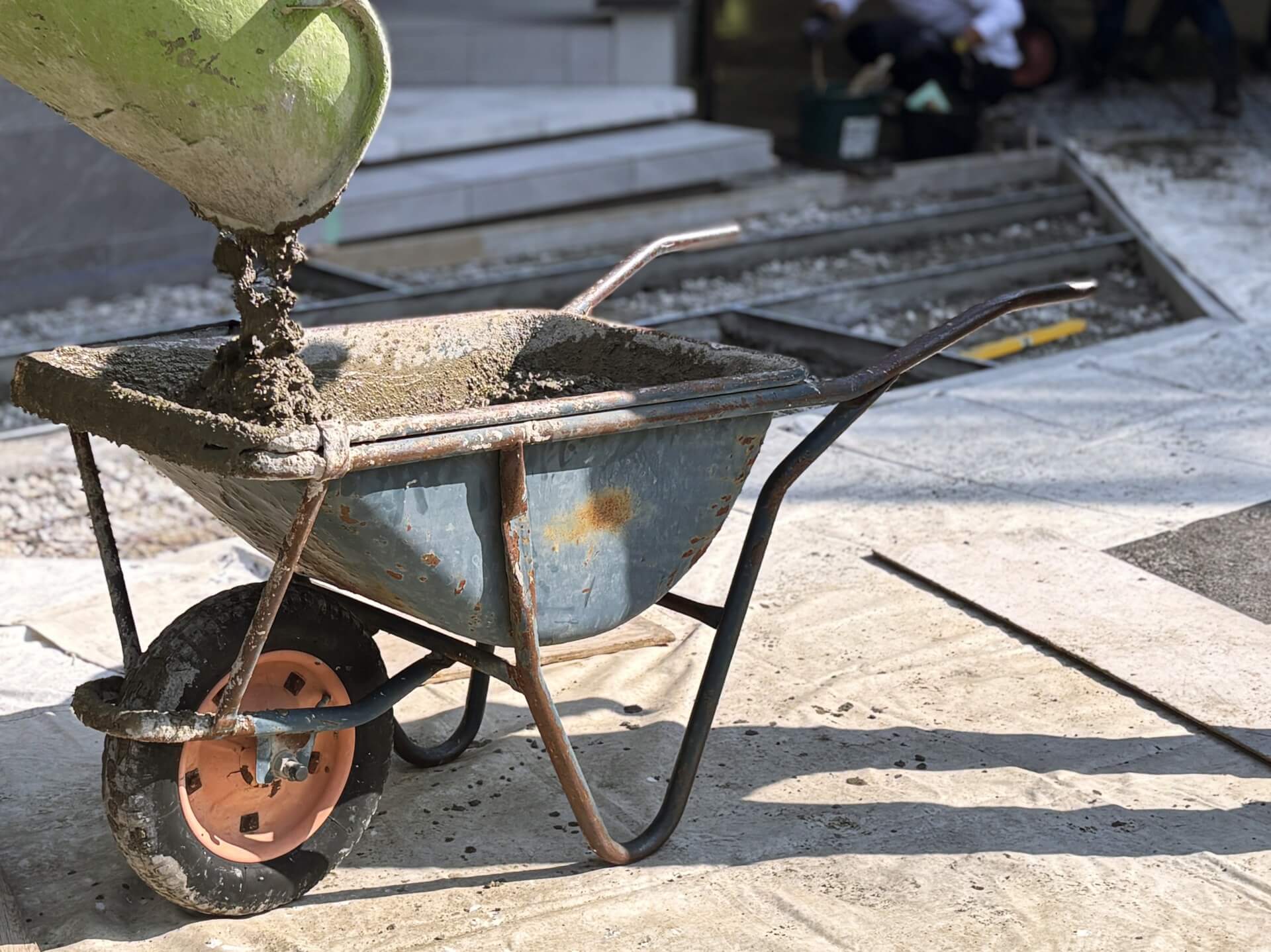タイル工事、そしてコンクリート工事